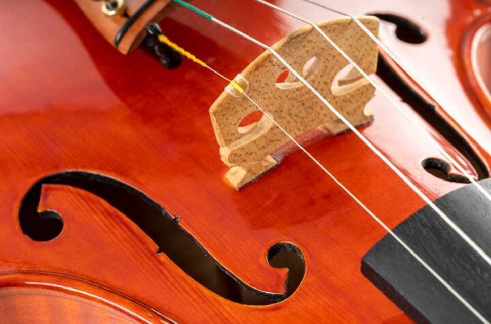 Encordoamento para Violino: Vale a pena misturar cordas de marcas diferentes ou devo sempre usar o conjunto completo?